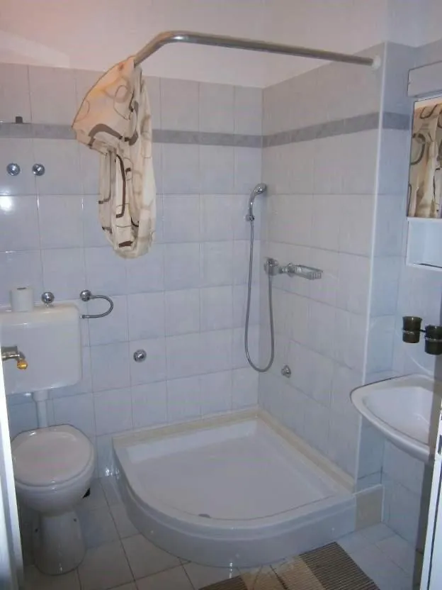 Keti 3 Nv - Apartment 2 Pax With Terrace And Private Parking Novi Vinodolski