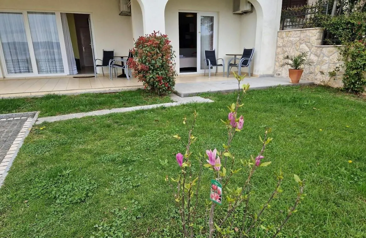 Keti 3 Nv - Apartment 2 Pax With Terrace And Private Parking Novi Vinodolski
